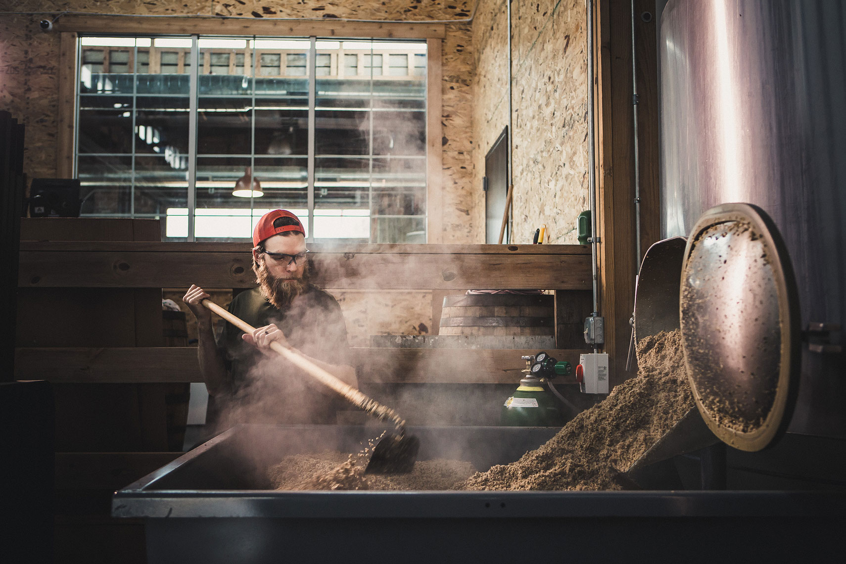 Brewer working with hops in a brewery | Side Project Brewery | John Fedele Photography 
